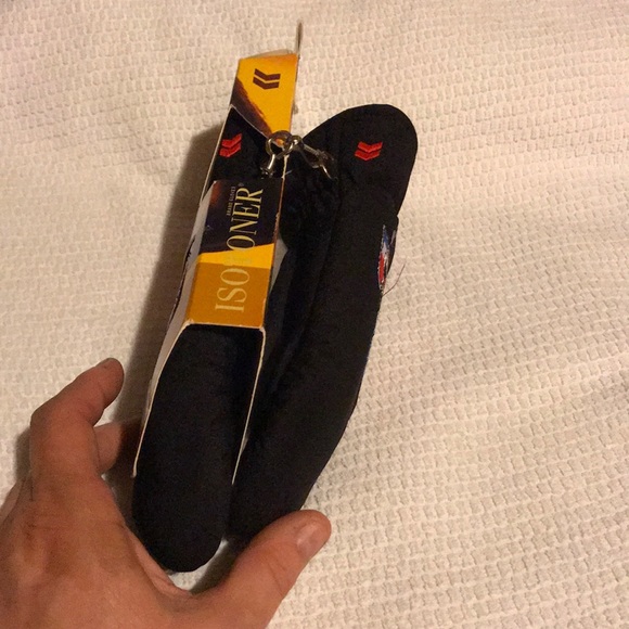 NWT Isotoner NBA Brooklyn Nets Thinsulate Mittens - Picture 4 of 8